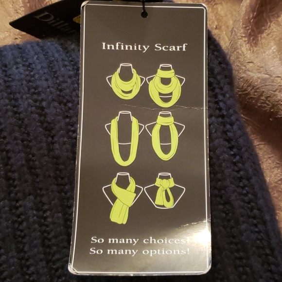 Scarf - Picture 2 of 9